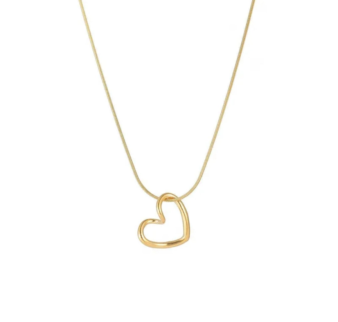 Collar Corazón de Oro Minimalismo en Acero de Titanio