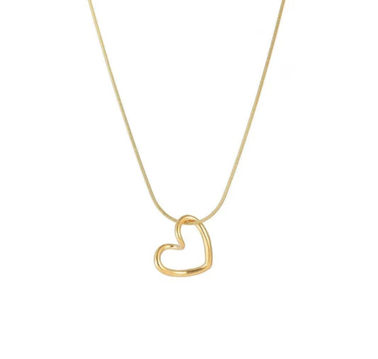 Collar Corazón de Oro Minimalismo en Acero de Titanio