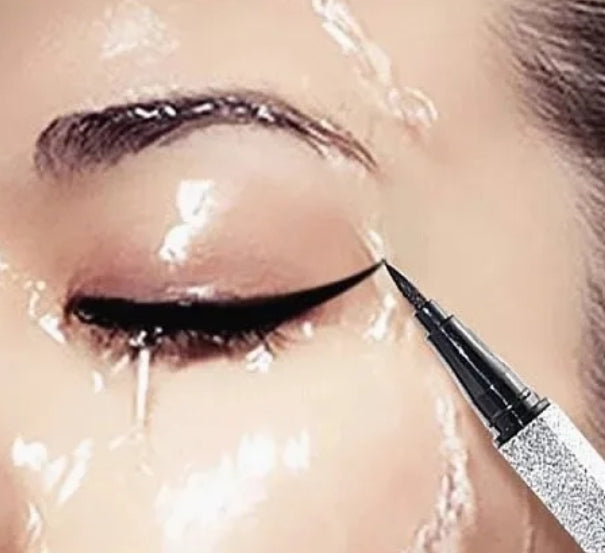 EYELINNER DELINEADOR DE OJOS LÍQUIDO RESISTENTE AGUA ALTA PRECISION